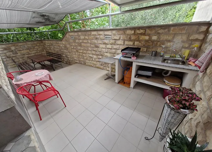 Apartments Mali Mate