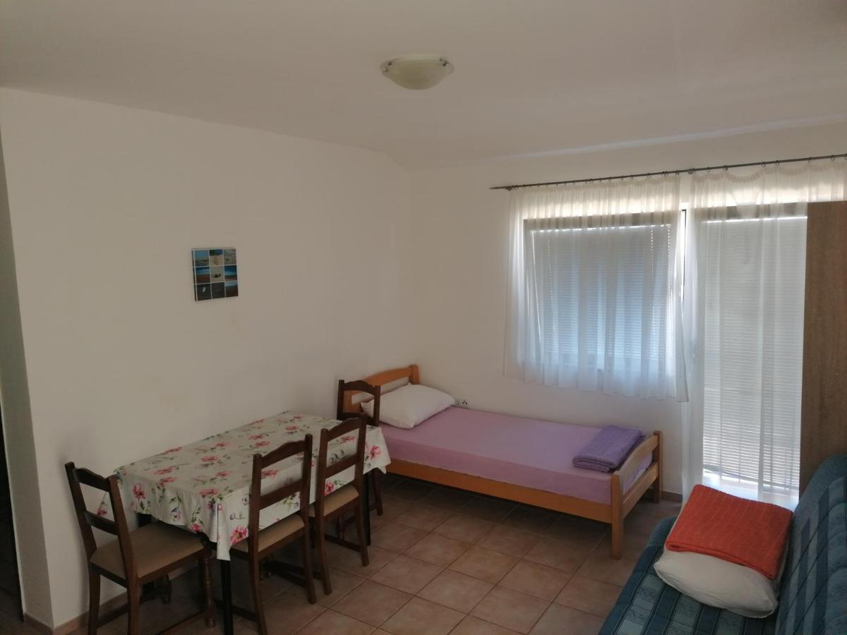 Apartment Mali Mate