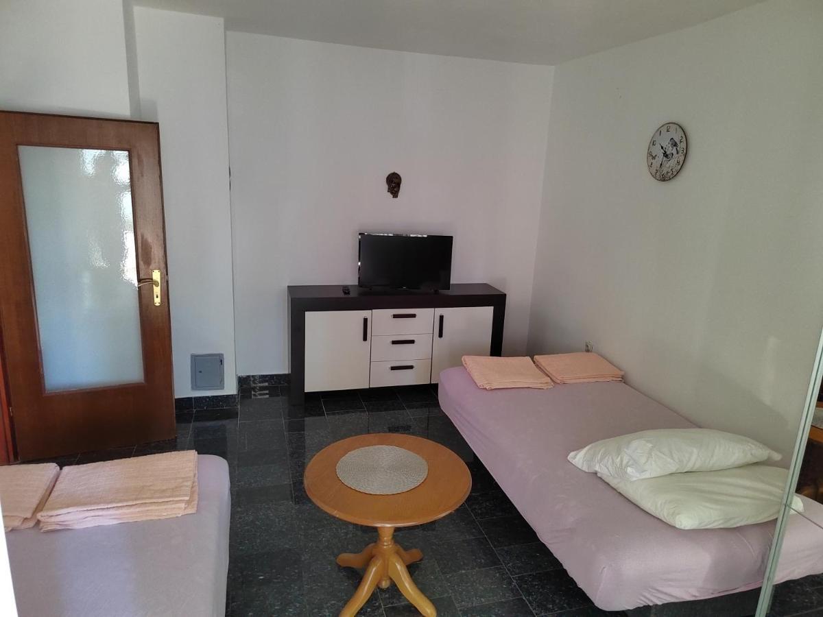 Apartment Mali Mate