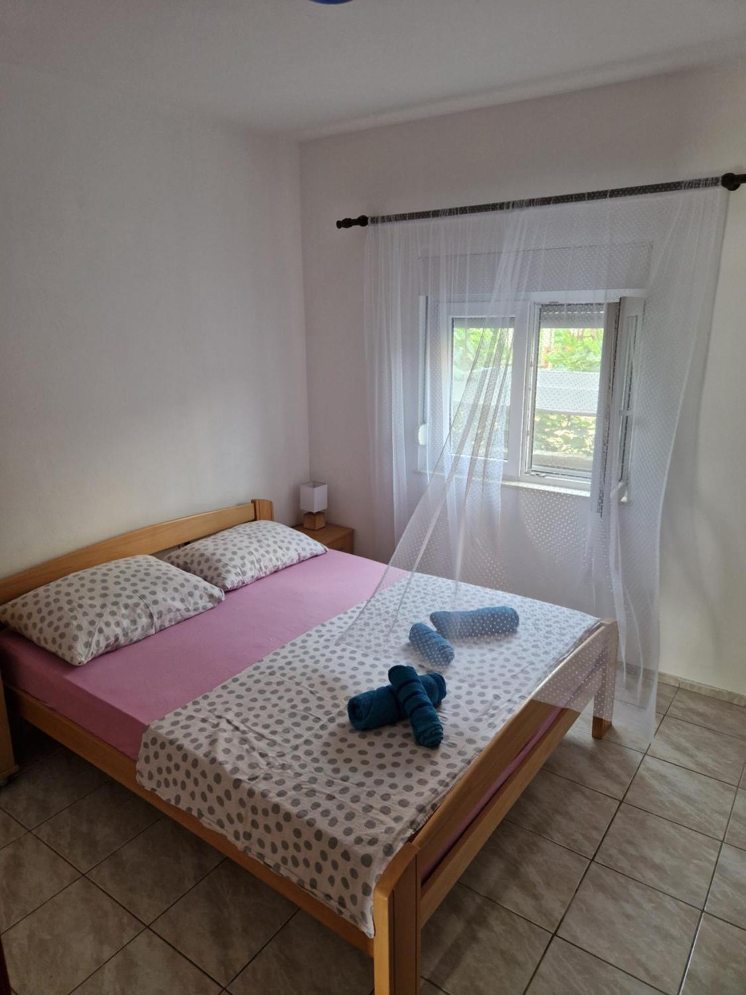 Mali Mate * Tribunj (Sibenik-Knin)