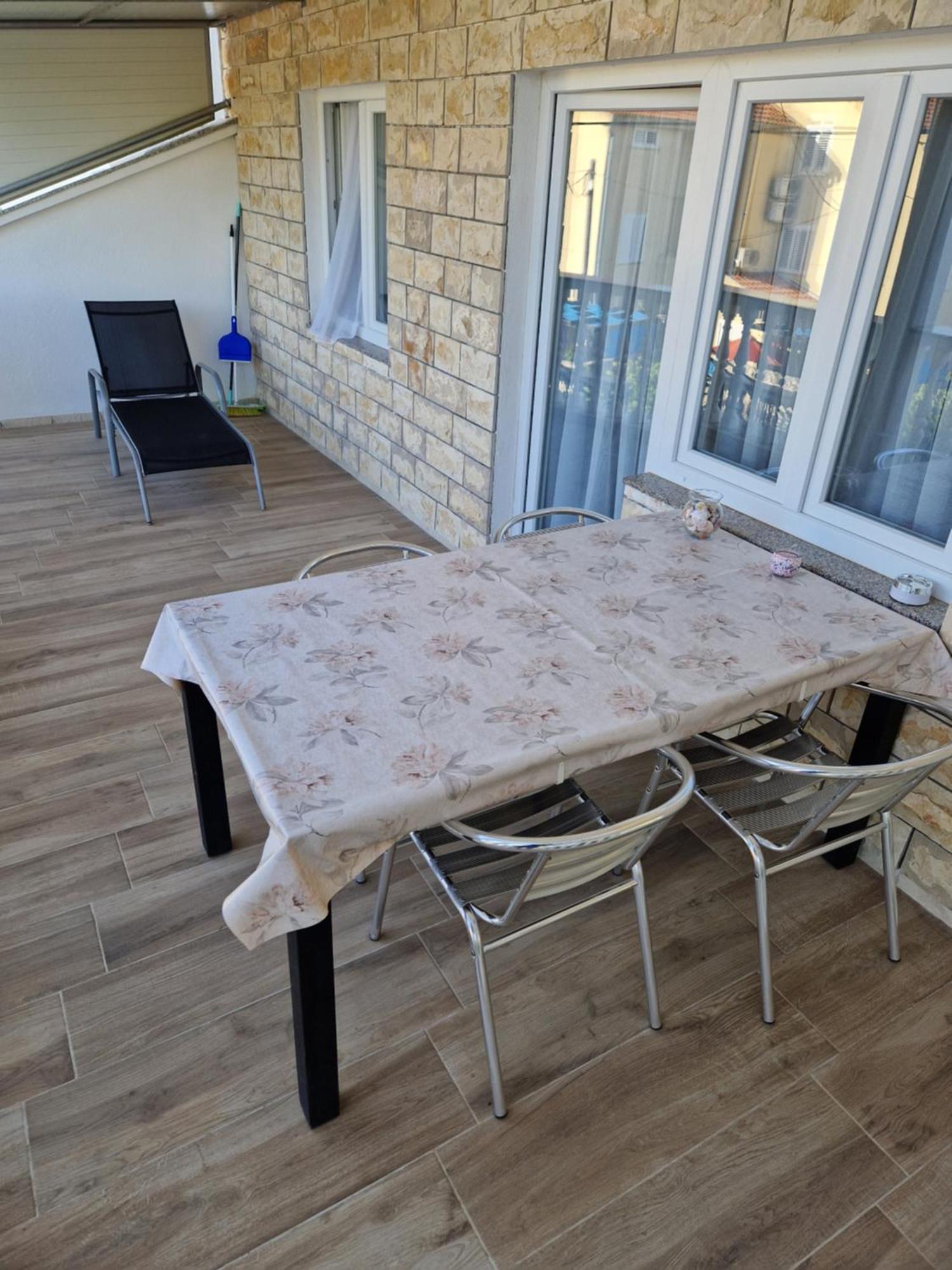 Apartment Mali Mate Tribunj (Sibenik-Knin)
