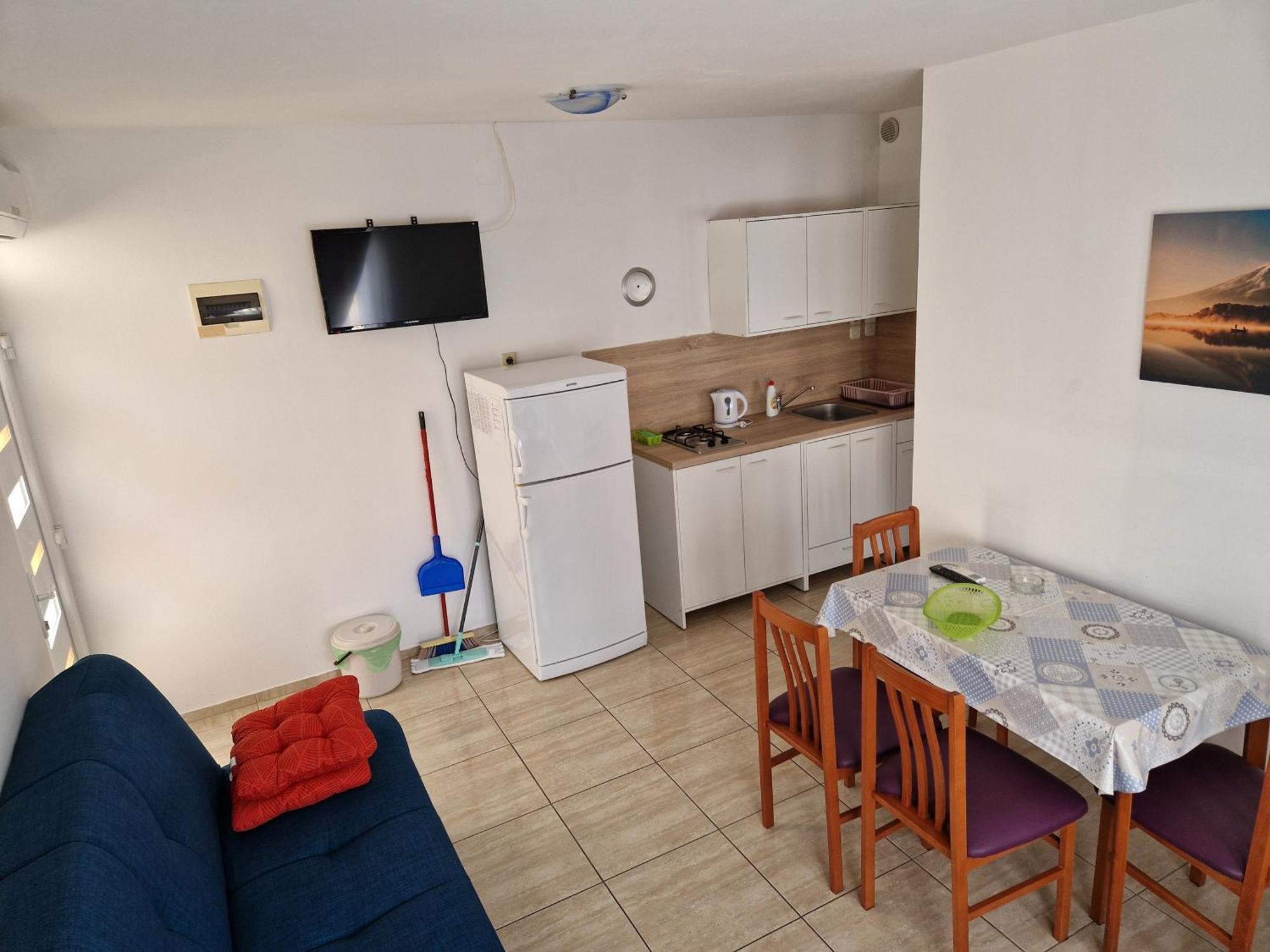 Apartment Mali Mate Tribunj (Sibenik-Knin)